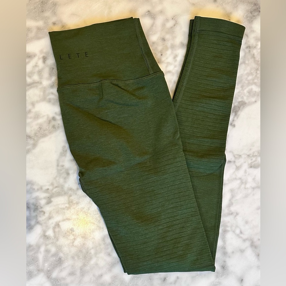 Alphalete Revival Leggings - Picture 3 of 5